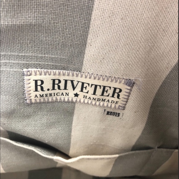 R. Riveter Finn Canvas & Leather Crossbody Tote. - Picture 3 of 4